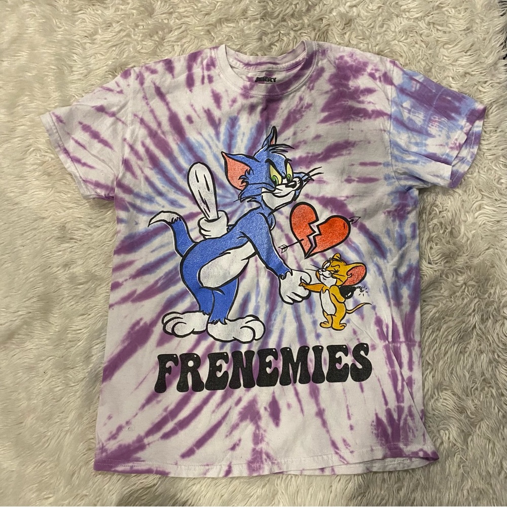 Tom and Jerry “frenemies” tee shirt.